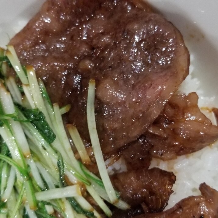 【赤ワインに合う】牛ロース肉のすき焼丼